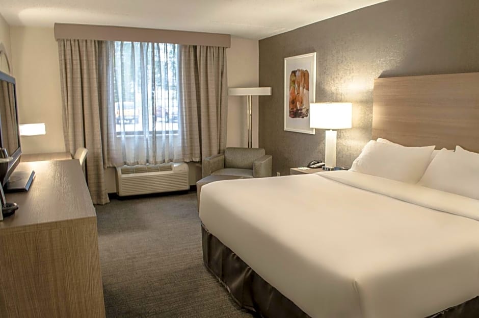Holiday Inn Fargo, an IHG Hotel