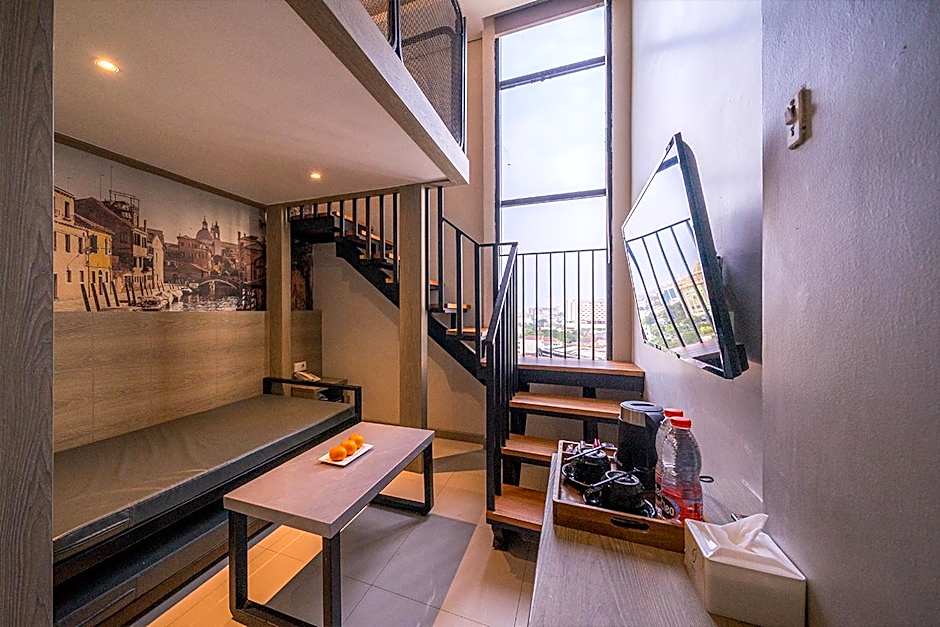 The Life Styles Hotel Surabaya