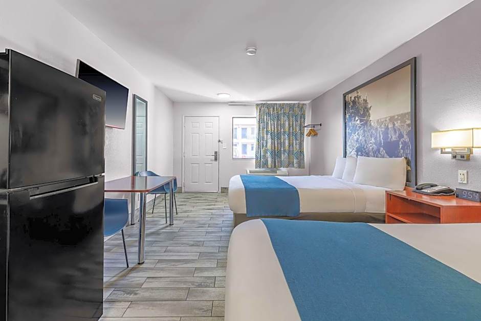 Studio 6 Flagstaff AZ