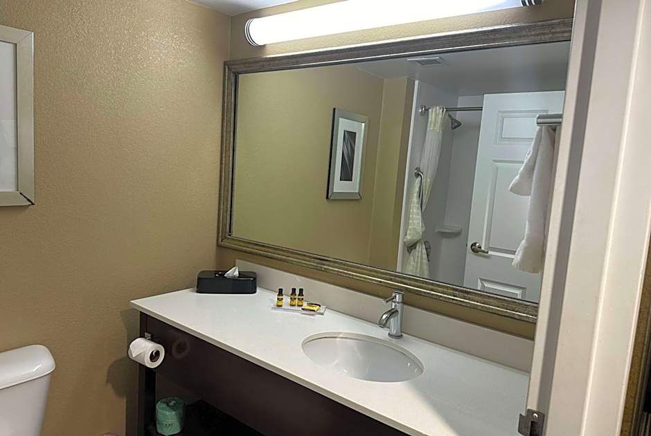 Wingate by Wyndham Harrisburg Near Hershey