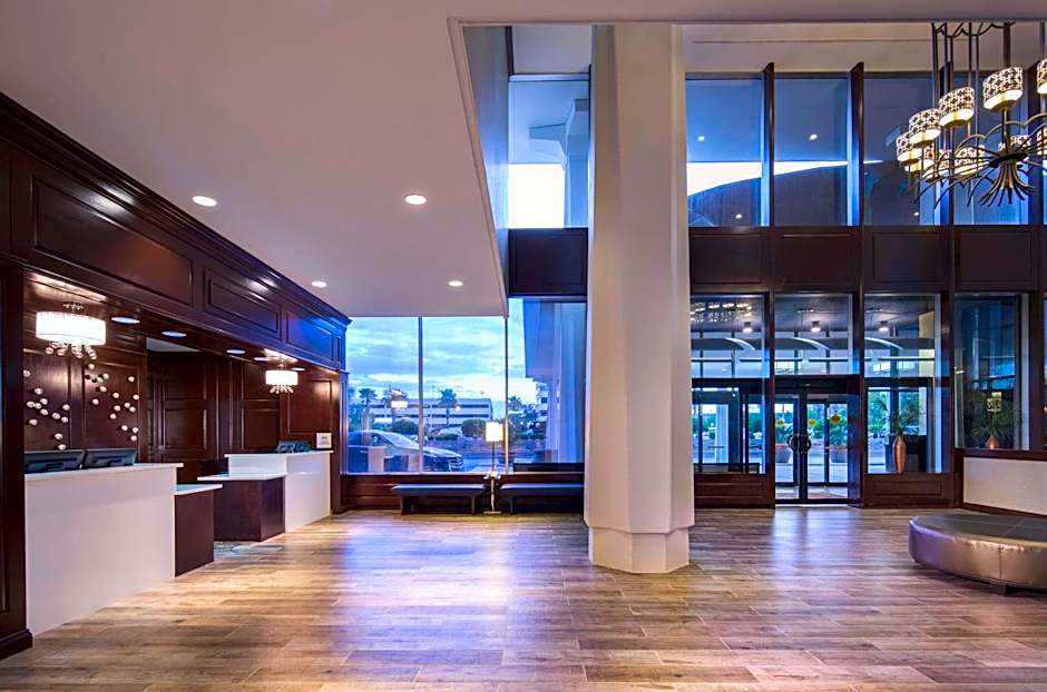 DoubleTree by Hilton Jacksonville Riverfront