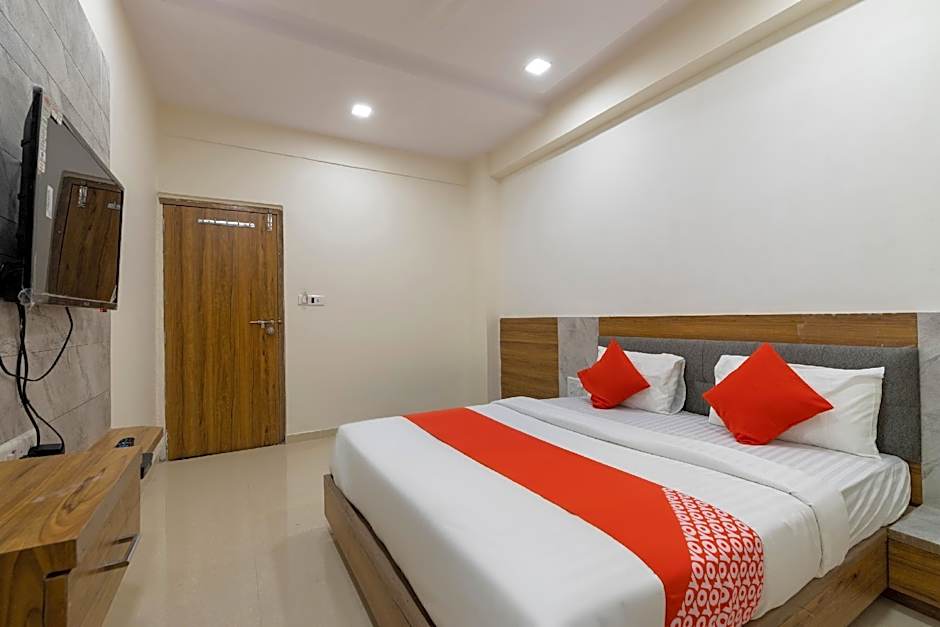Hotel Bhavya by OYO Rooms – Ahmedabad, FL