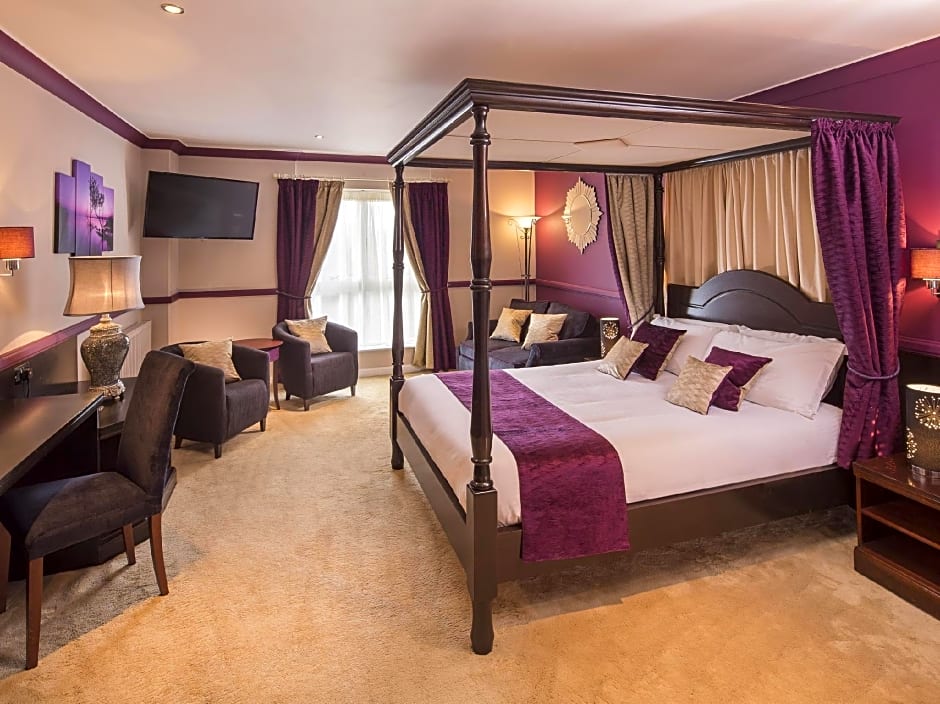 Photo 1 of 8 of Suite