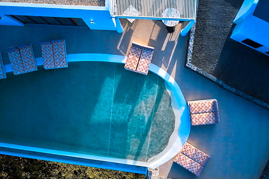 Cresanto Luxury Suites