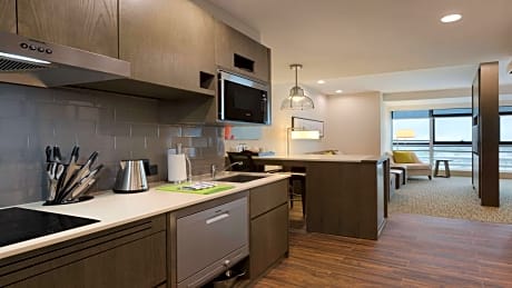 Twin Beds One-Bedroom Kitchen Suite (With Sofa Bed)