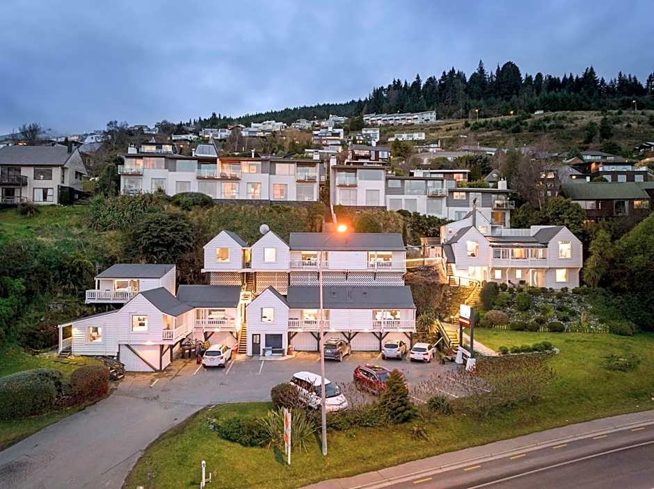 Colonial Village Motel