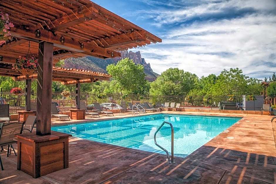 Cable Mountain Lodge