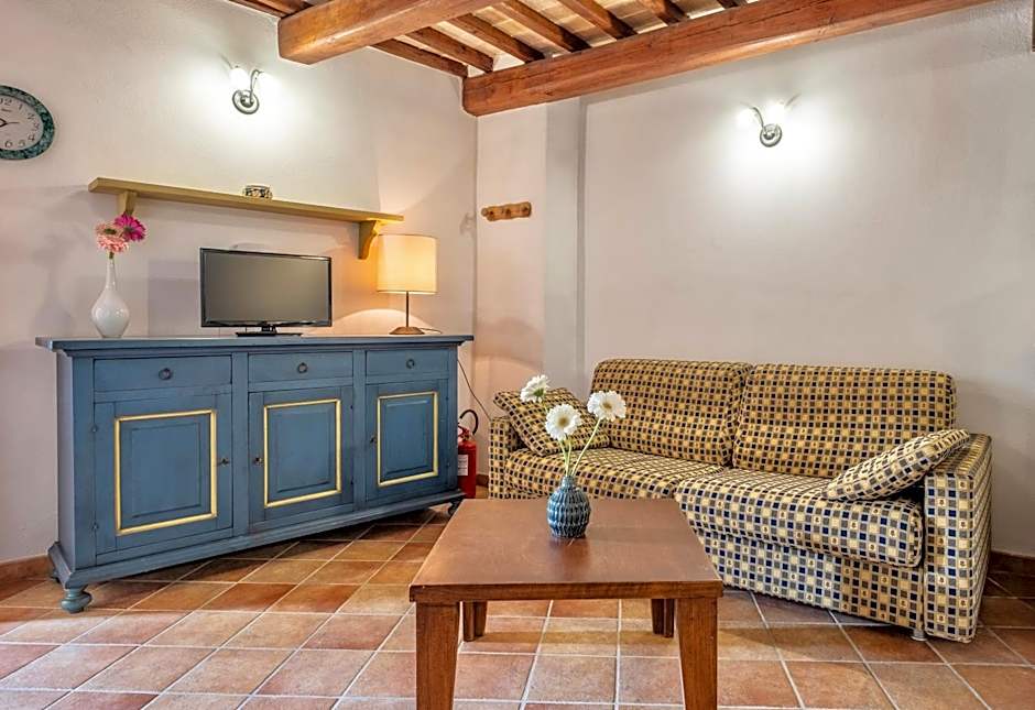Residence with swimming-pool and thermal pools in Sorano