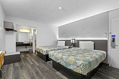 Deluxe Quadruple Room