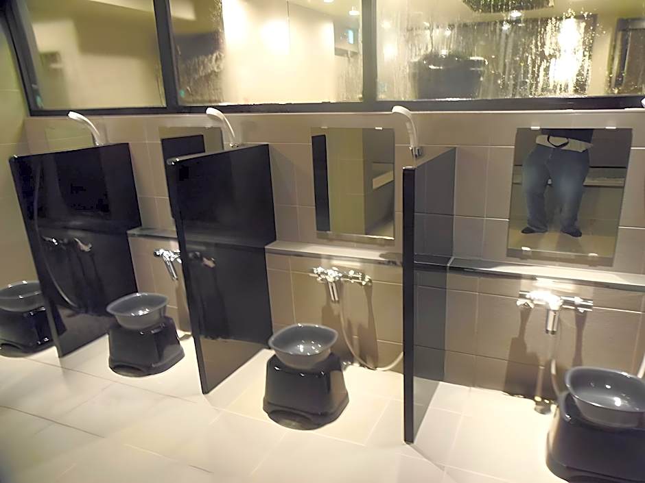 Capsule Hotel & Spa The Nell - Male only -