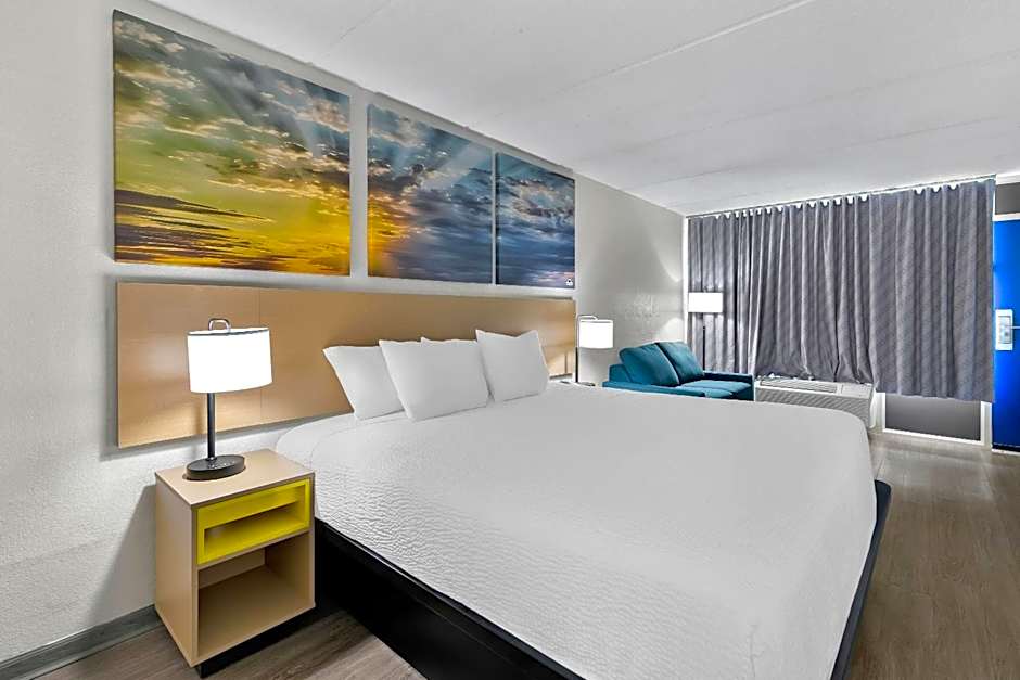 Days Inn by Wyndham Seneca