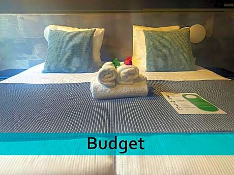 Budget Twin Room with Bath