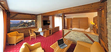 Suite with Mountain View