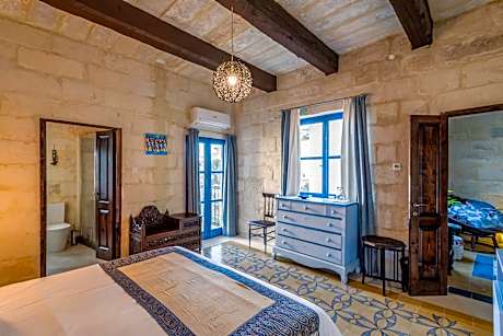 Queen Room with Pool View