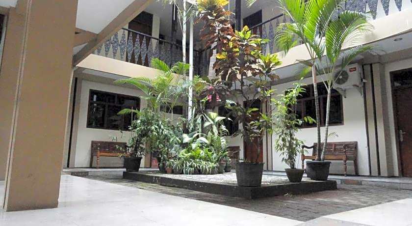 OYO 206 Hotel Candra Kirana