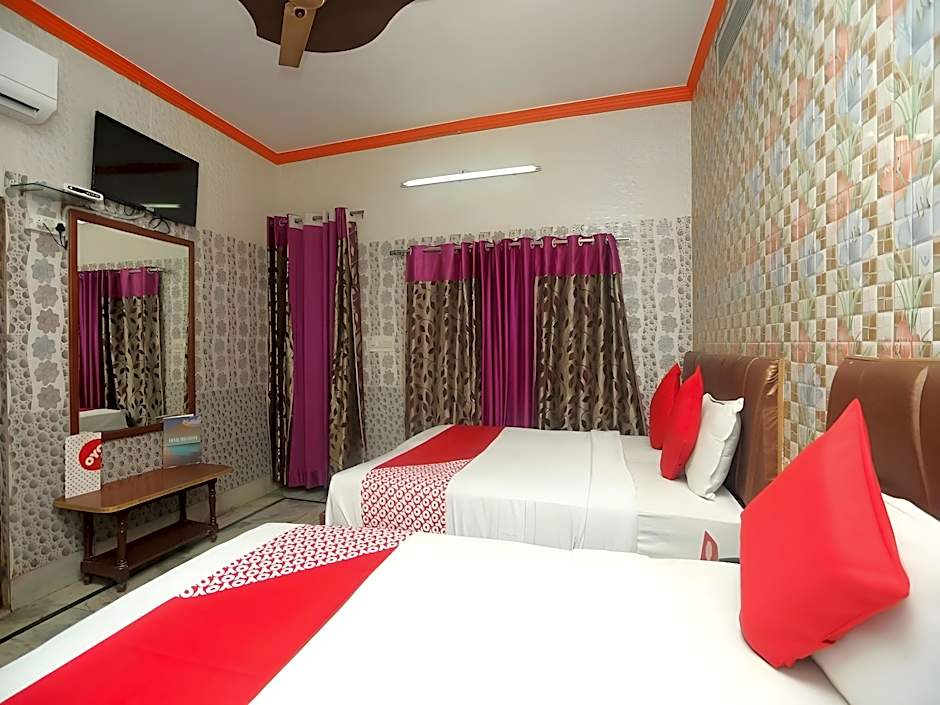 Hotel Rashmi                                                        