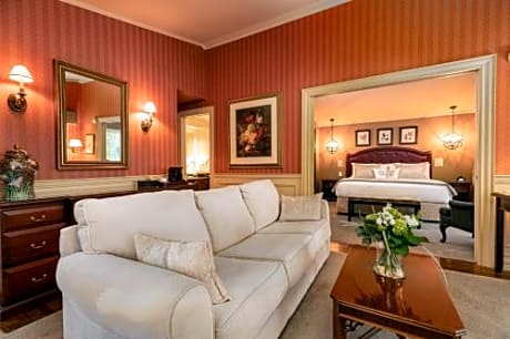 Suite with Lake View