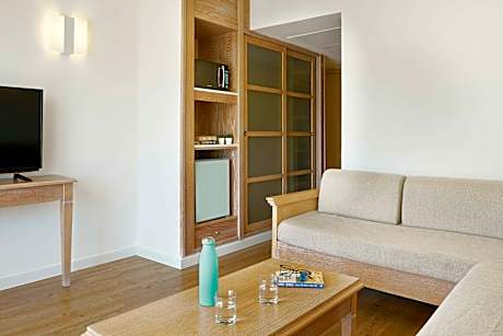 FAMILY CENTRAL LOCATION 3 ADULTS