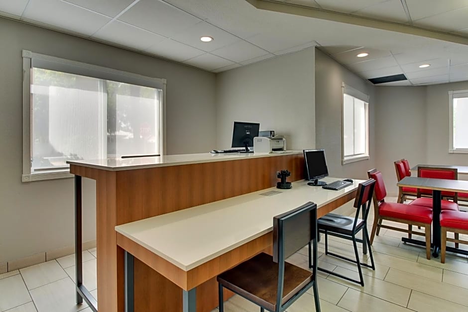 Holiday Inn Express West Palm Beach Metrocentre By IHG