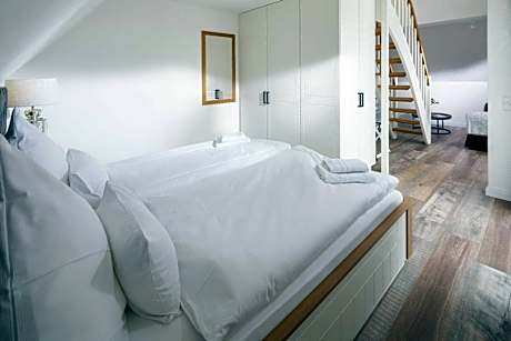 Deluxe Suite with Sea View