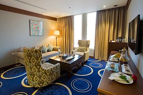 Executive King Suite - Non-Smoking