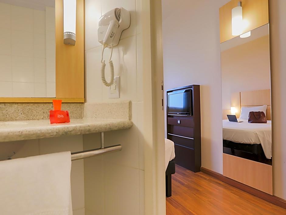 ibis Montes Claros Shopping