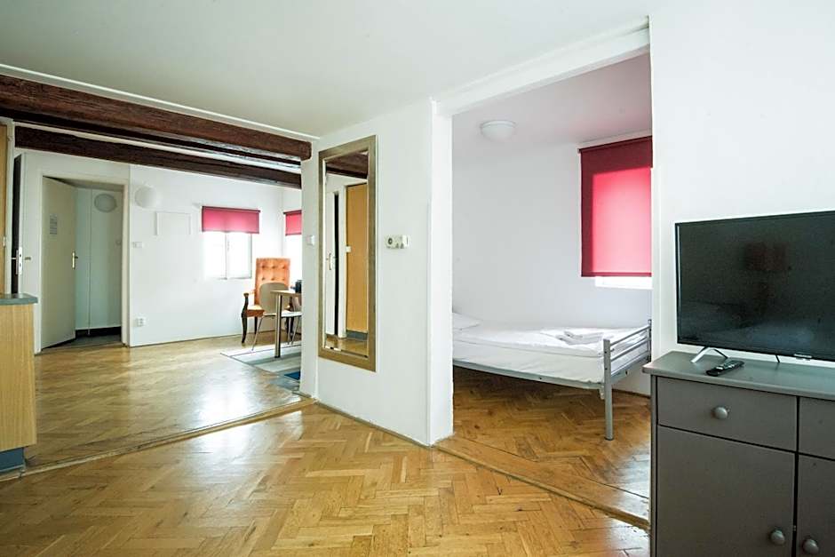 Charles Bridge Hostel & Apartments