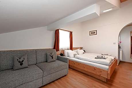 Deluxe Double Room with Extra Bed