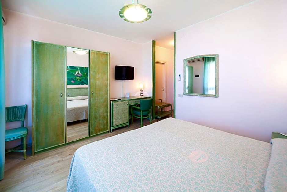 American Hotel