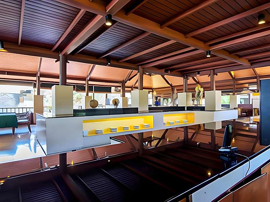 Grand Balisani Suites Hotel