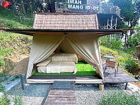 Cottage with Garden View