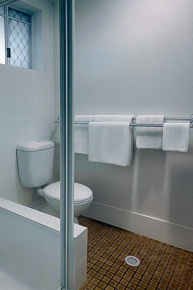 Cooks Endeavour Motor Inn - Near beach & Gold Coast Airport