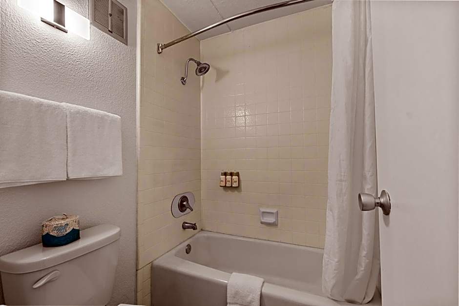 Vagabond Inn Executive Old Town