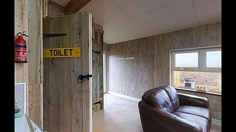 AC/DC Glamping