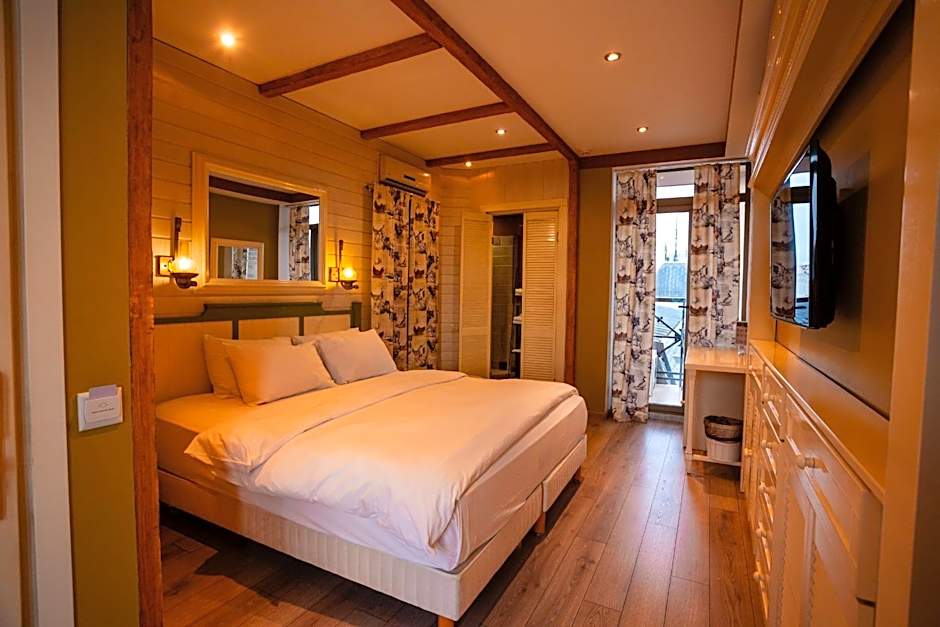 Piazza Boutique Hotel