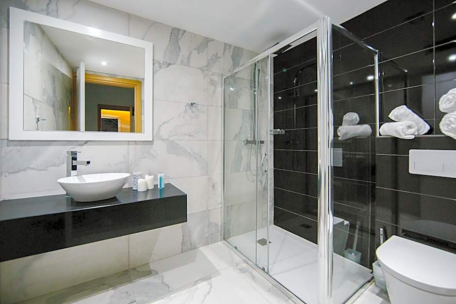 Qbic City Hotel