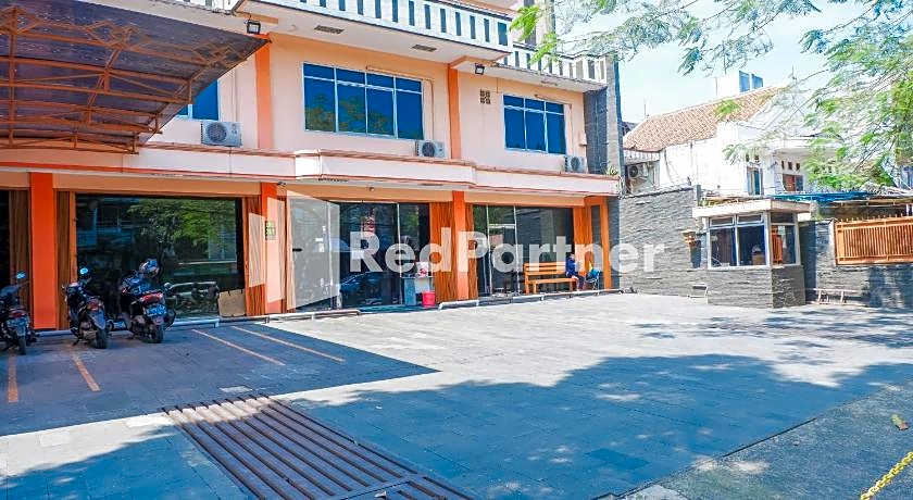 Grand Kembar Hotel Mitra RedDoorz