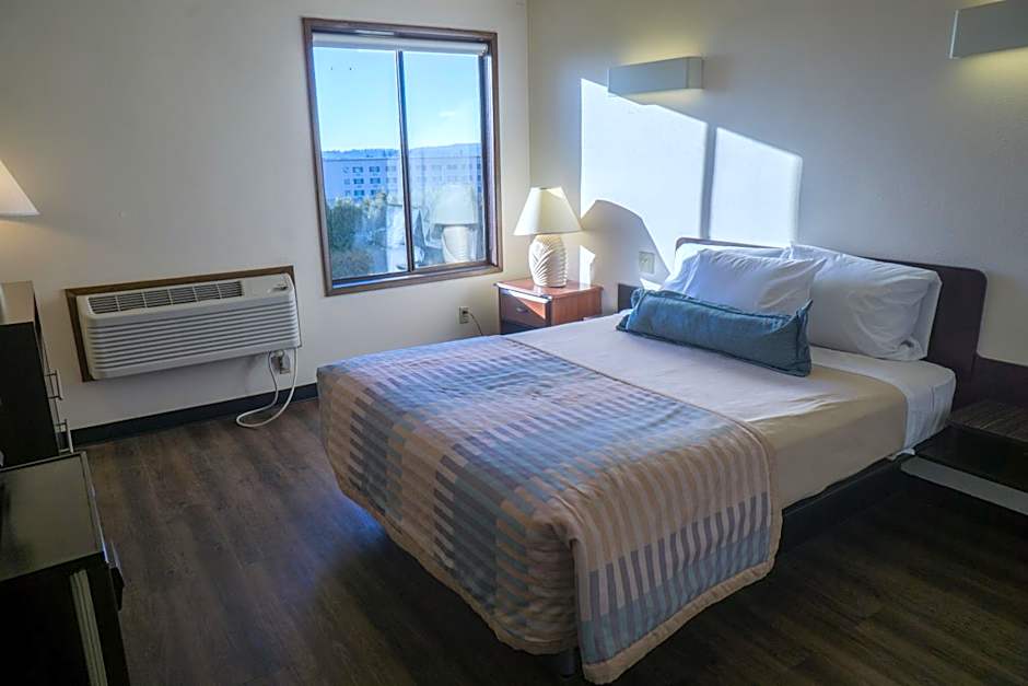 Sunnyside Inn and Suites