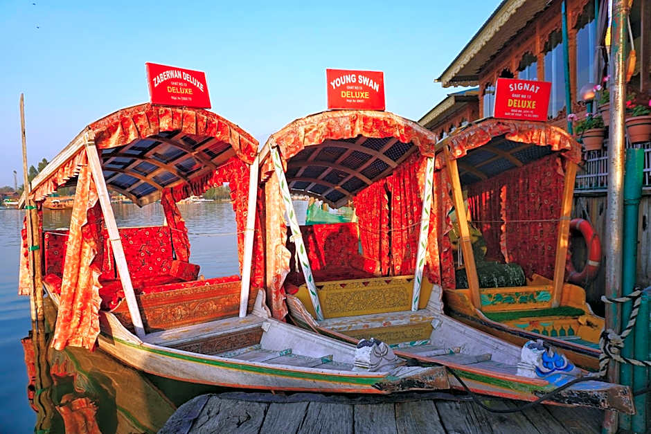 Swan Group of Houseboats, Golden Dal Lake