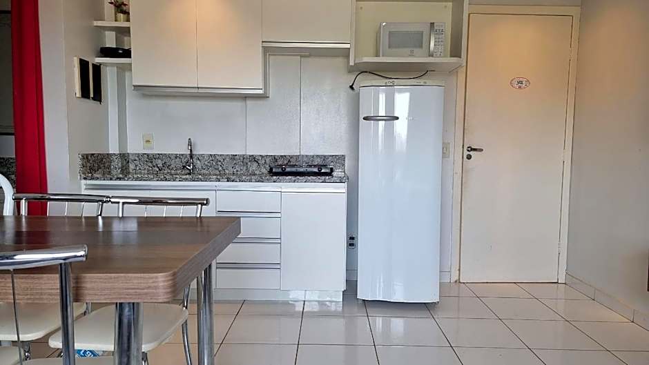 Frente ao Parque da Lagoa Quente Entrada NÃO INCLUSA Aptos Particulares com varanda