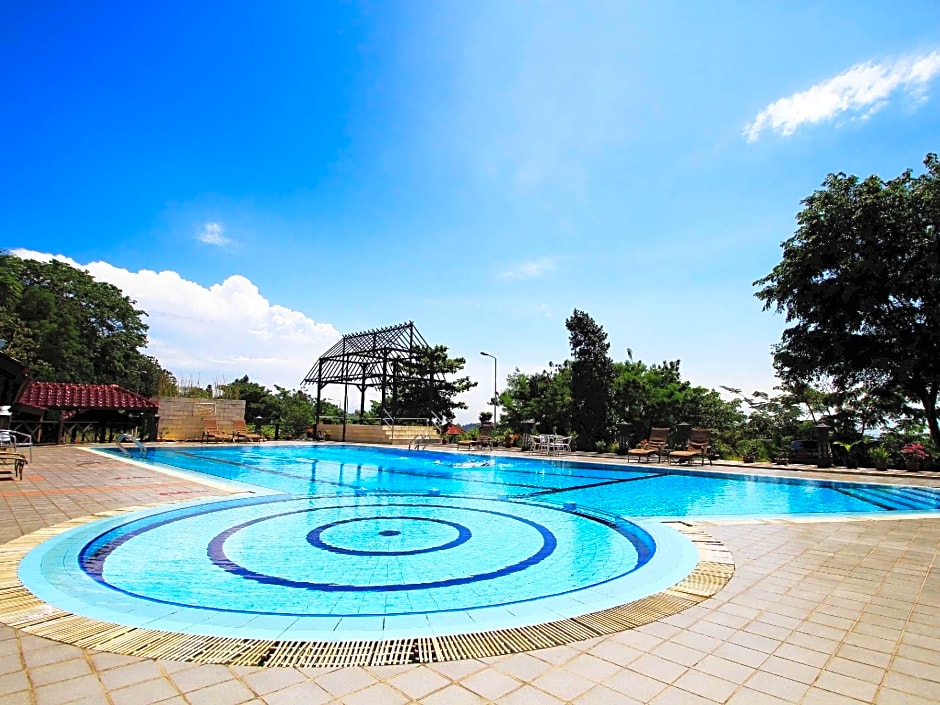 Crown Vista Batam Hotel