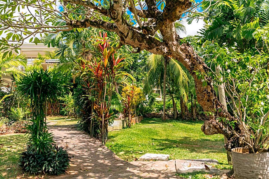 Beau Vallon Bungalows