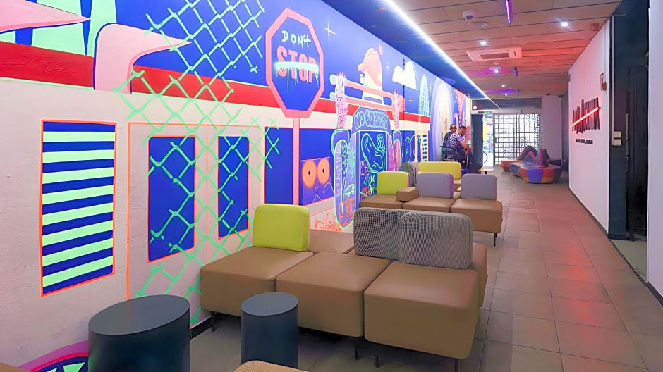 Ideal Youth Hostel