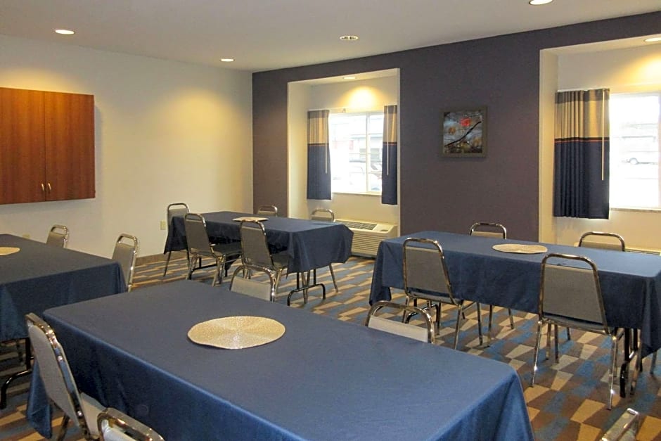 Quality Inn & Suites Caldwell I-77