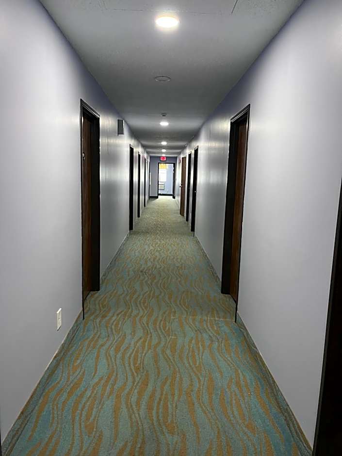 Super 8 by Wyndham Imlay City