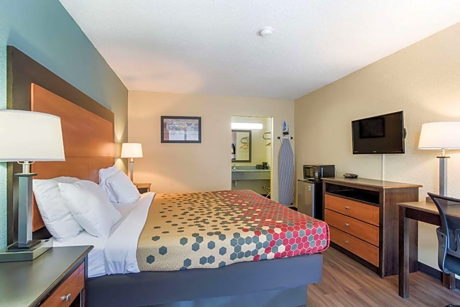 Econo Lodge Gallatin - Metro Nashville