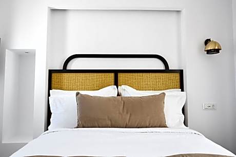 Love Suite with Hot Tub & Partial Sea View