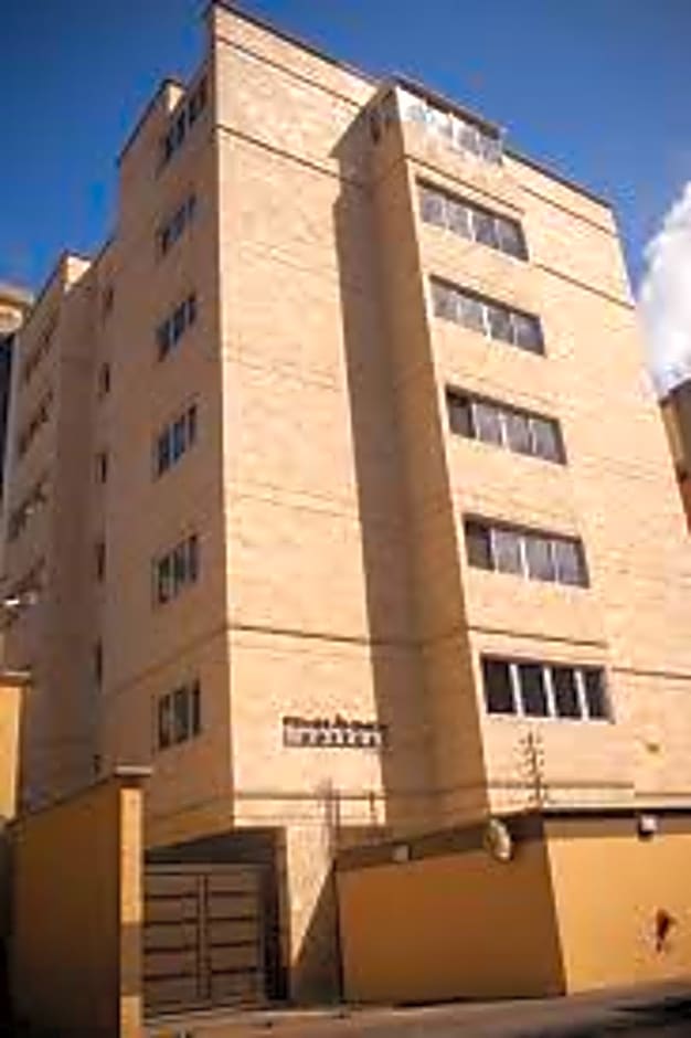 CUARTA AVENIDA SUITES