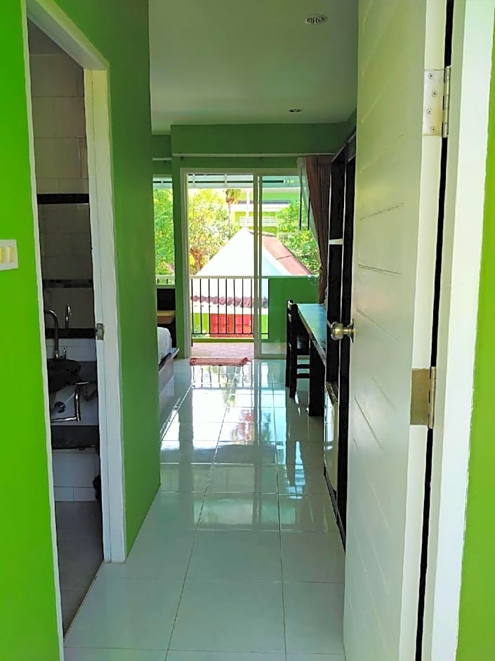 Khaolak C-nior Bungalows