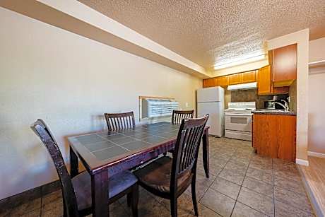 King Bed With Kitchenette Non-Smoking